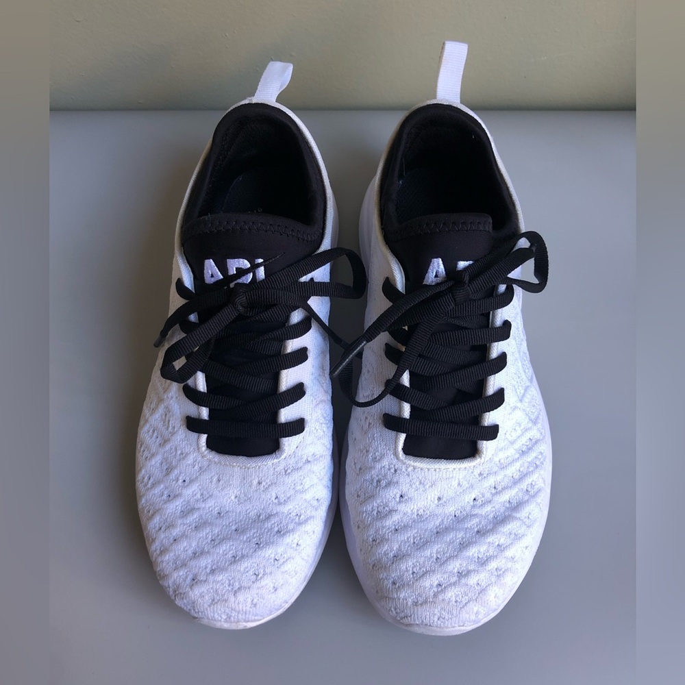 APL Womens TechLoom Phantom Shoe Size: US 7 EUR 37.5